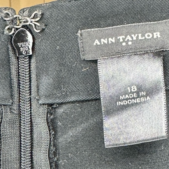 Ann Taylor sz 18 black straight skirt - Picture 3 of 3